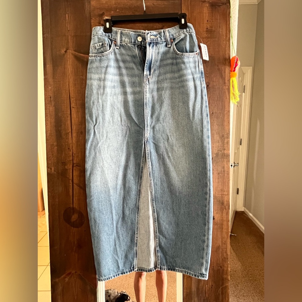 Classic High-Rise Light Wash Women’s Jean Skirt